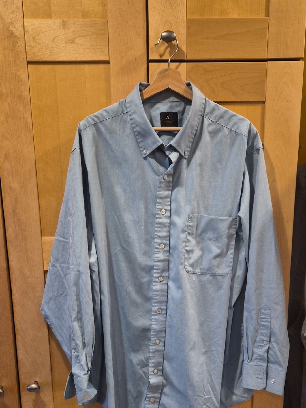 Men's Light Blue Casual Button-Down Shirt with Chest Pocket